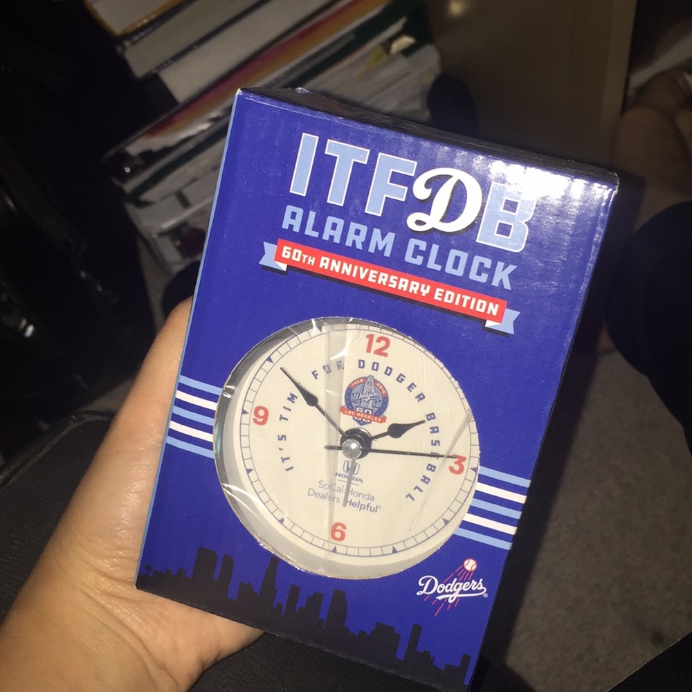 DODGER CLOCK